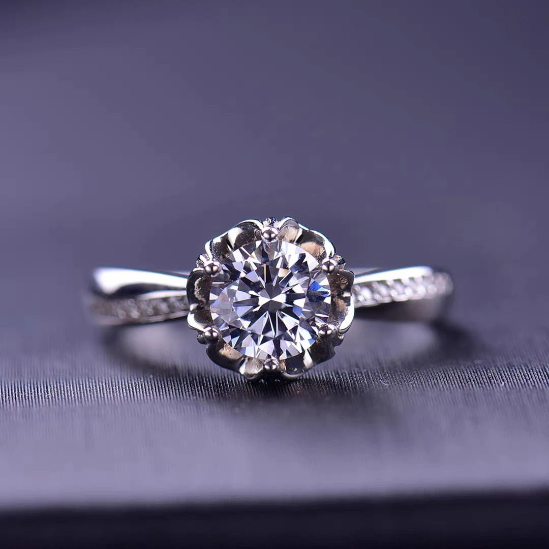 925银莫桑石戒指 小天鹅花苞女戒1克拉/百搭定制镶嵌情侣结婚对戒