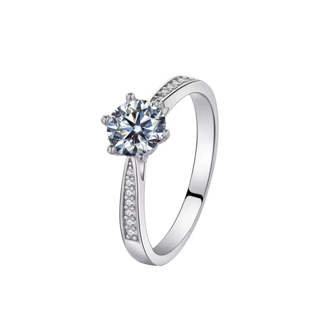 925银莫桑石戒指 经典周家微镶0.5-3ct/时尚定制镶嵌情侣结婚对戒
