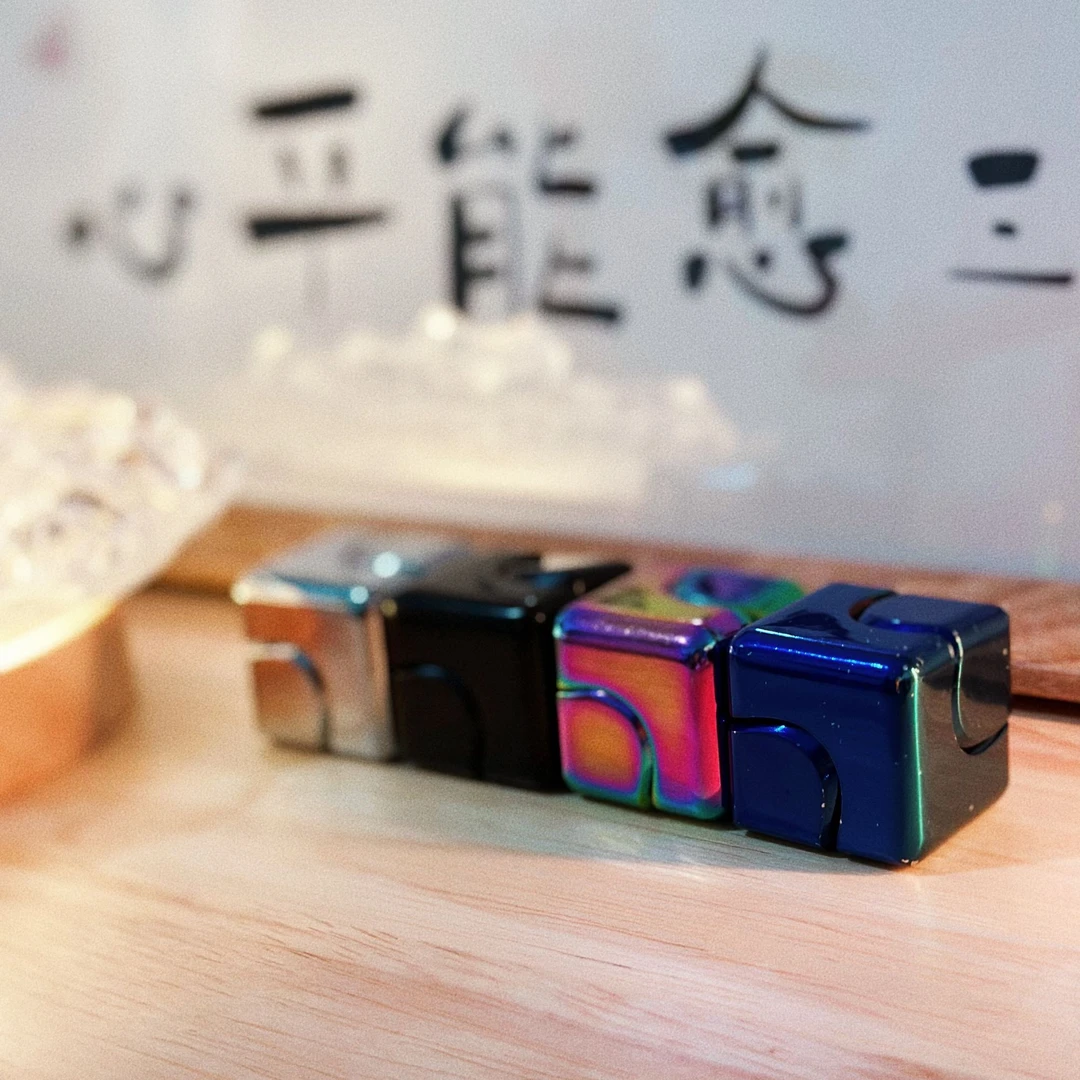 【TANSARR潮玩】解压玩具edc叮叮推牌啪啪币放漏可拍
