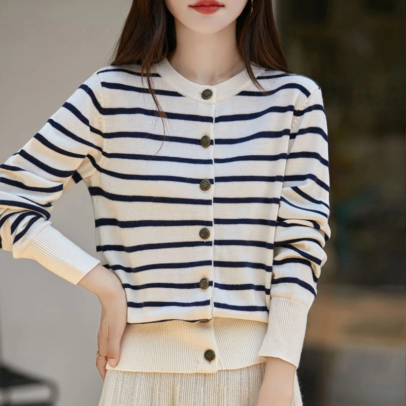 秋冬精纺羊毛衫女休闲加厚圆领条纹显瘦宽松针织长袖开衫外套上衣