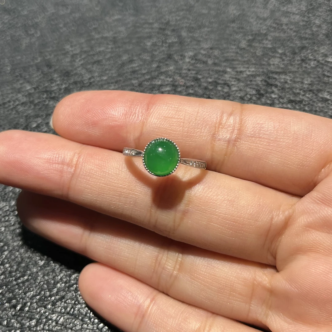 优翠珠宝18K金满冰绿翡翠蛋面戒指经典简约百搭7.8-3.5