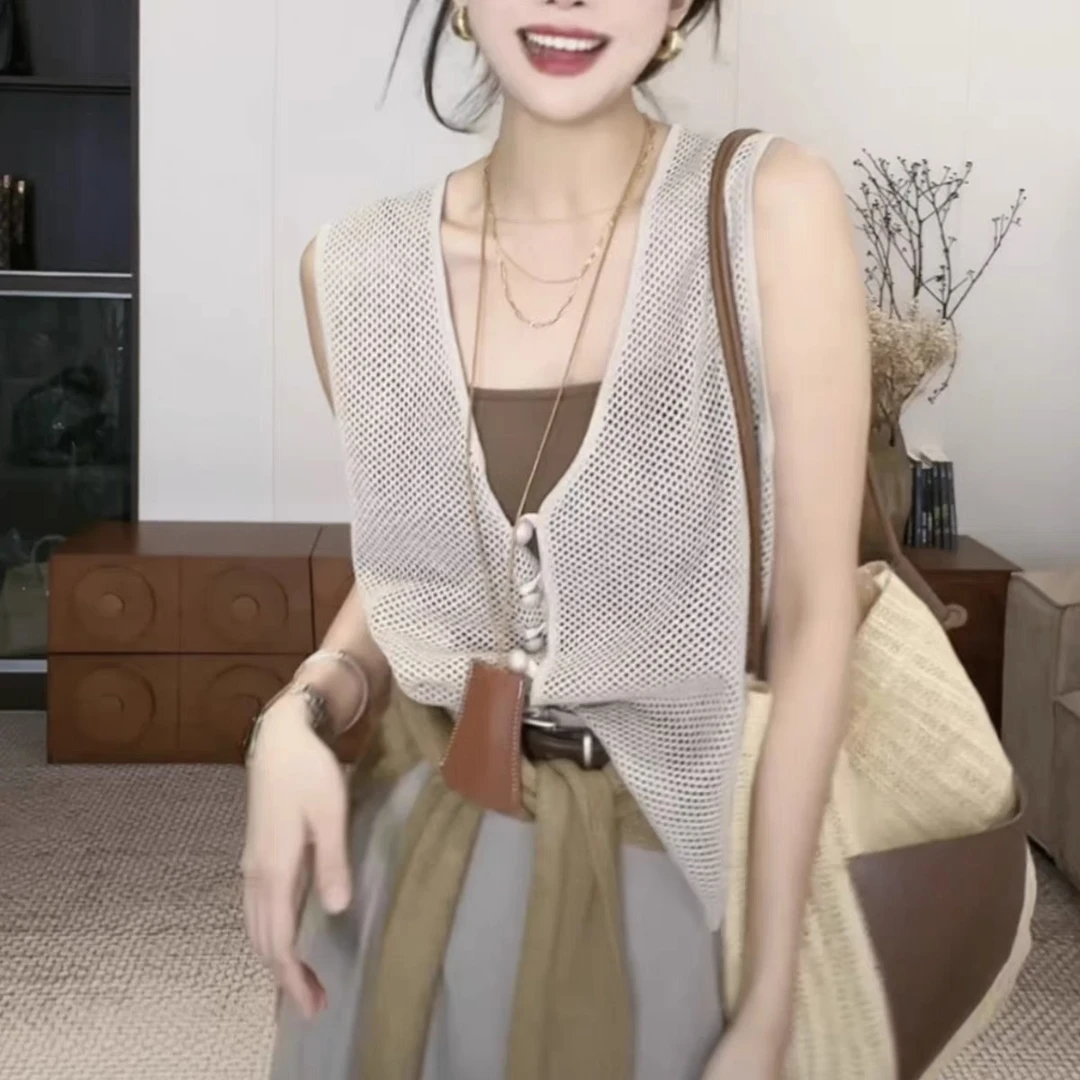 休闲法式外穿无袖背心上衣女士春夏款设计感镂空针织开衫马甲1839