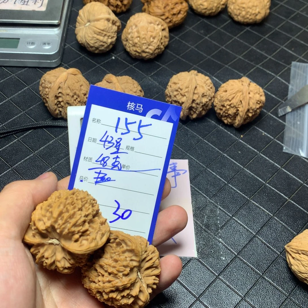 文玩核桃吊坠一****.http://http://