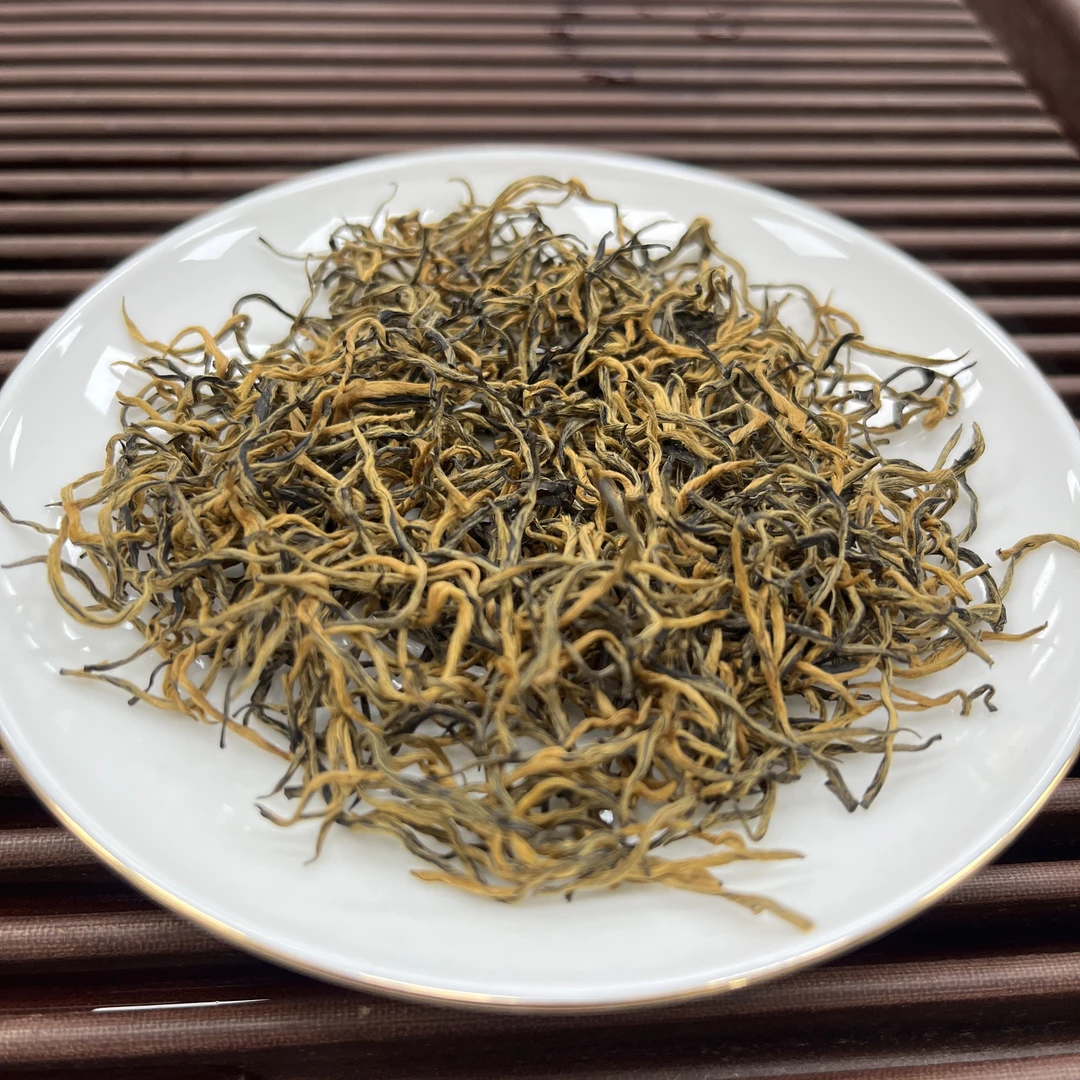 【古树老品种金丝】 （高货金丝）对标金骏眉， 芽头细嫩，蜜香浓郁