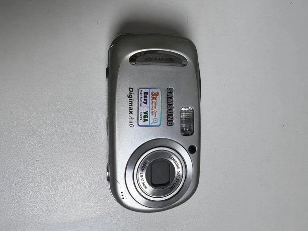 9新 Samsung/三星 三星A40数码相机拍照高清经典照相复古便携