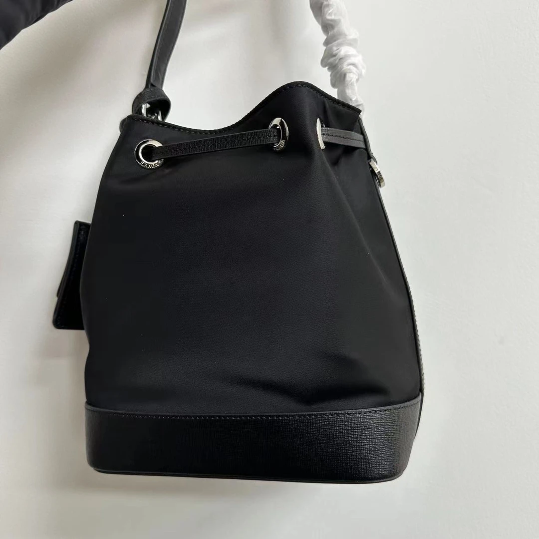 女士手提斜挎包  水桶包  907