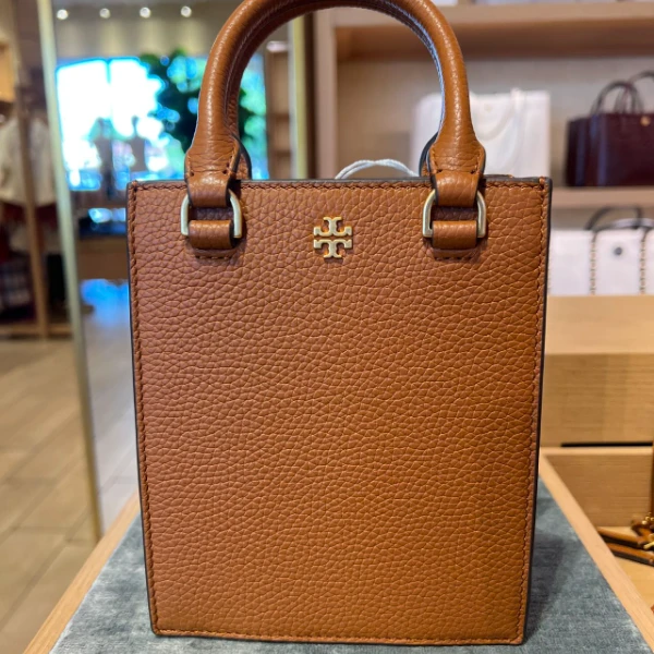 Tory Burch/汤丽柏琦焦糖色迷你琴谱 13827（尺寸14*17*5）