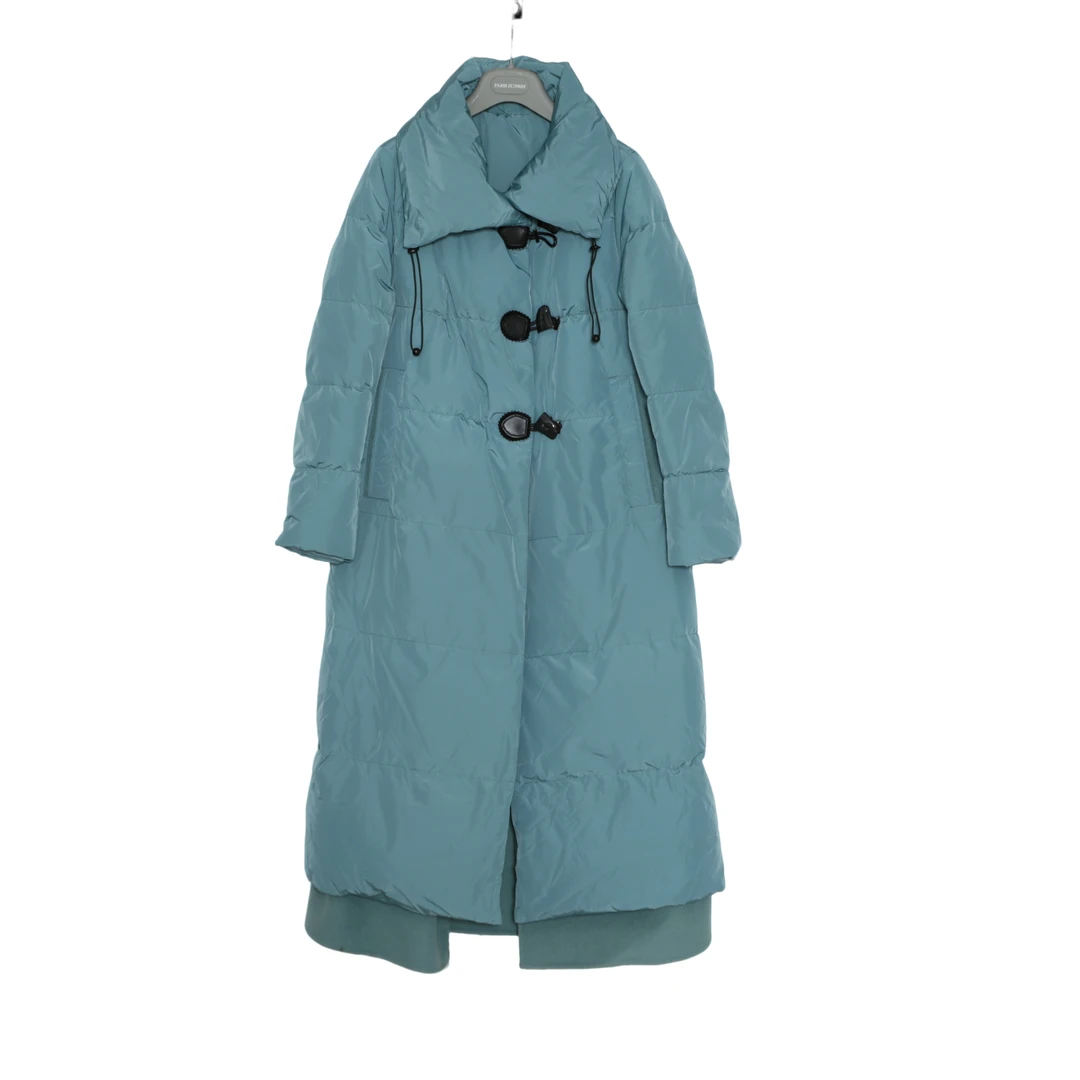 821341801女款设计师气质牛角扣立翻领时尚长款保暖羽绒服