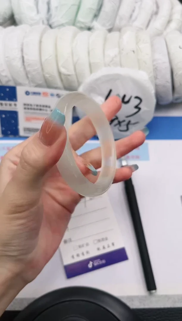 【闪购商品】石英质玉手镯未镶嵌212-56
