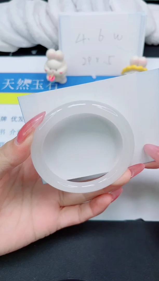 【闪购商品】石英质玉手镯未镶嵌K261-56.4