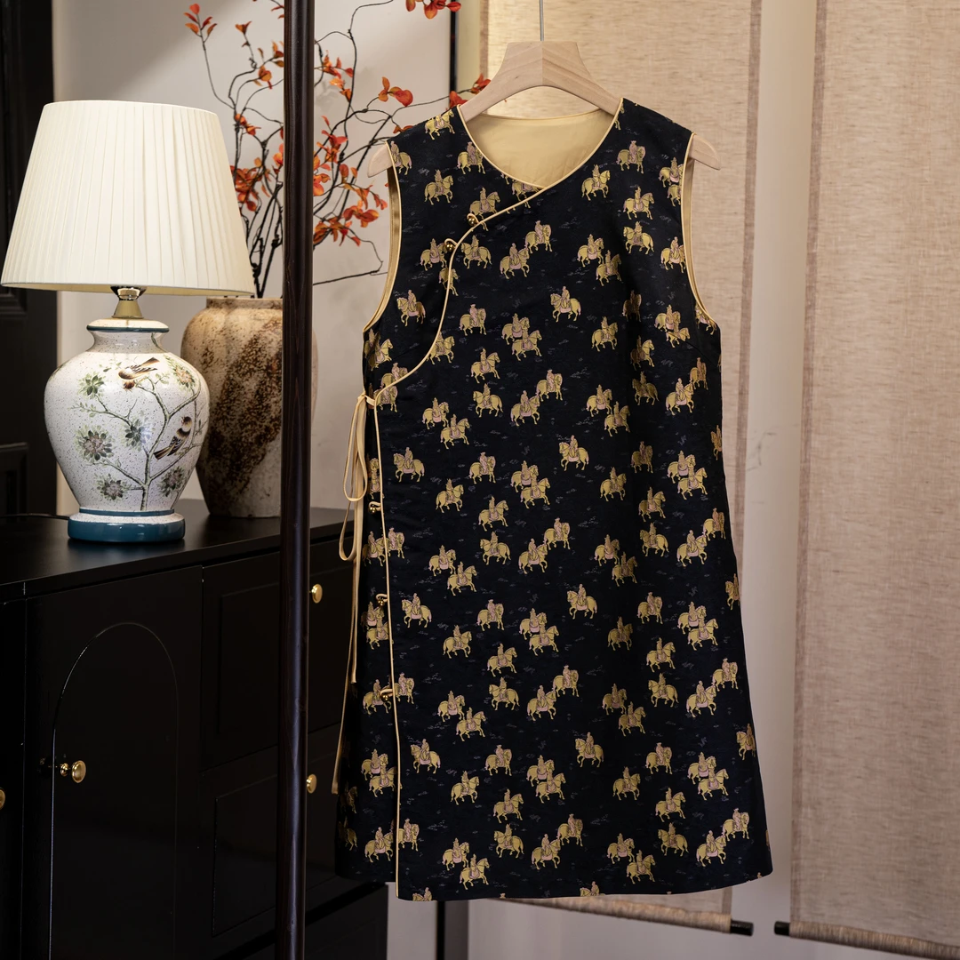【黑金唐马】国朝新中式黑金唐马宋锦无袖马甲裙气质连衣裙6430576