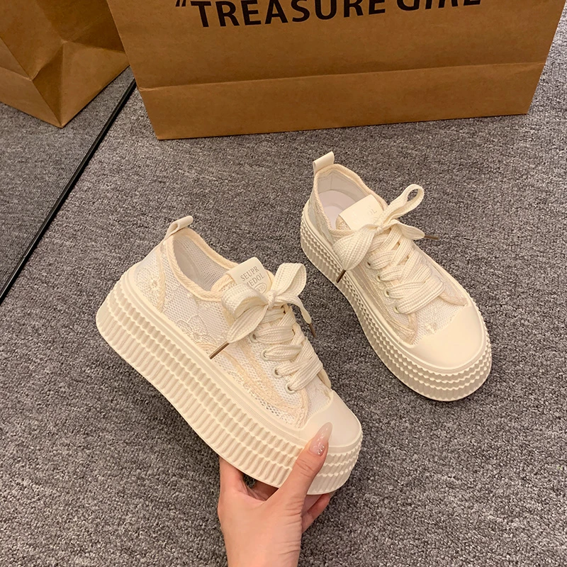 蕾丝小白鞋女2024新款夏季薄款网面透气渔夫鞋厚底增高休闲饼干鞋