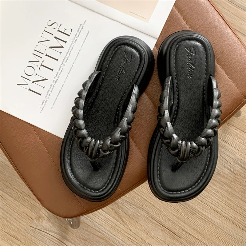 夏季仙女风小众风格凉拖鞋厚底防滑舒适百搭户外沙滩日常休闲拍照