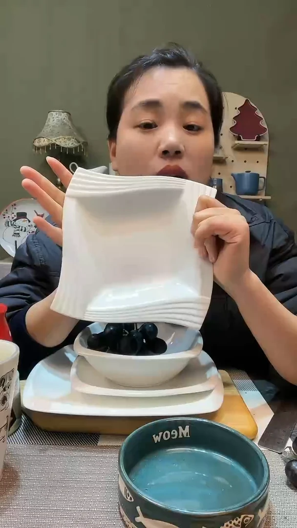 【闪购商品】瓷盘8英寸异形草帽碗 微瑕满20发货