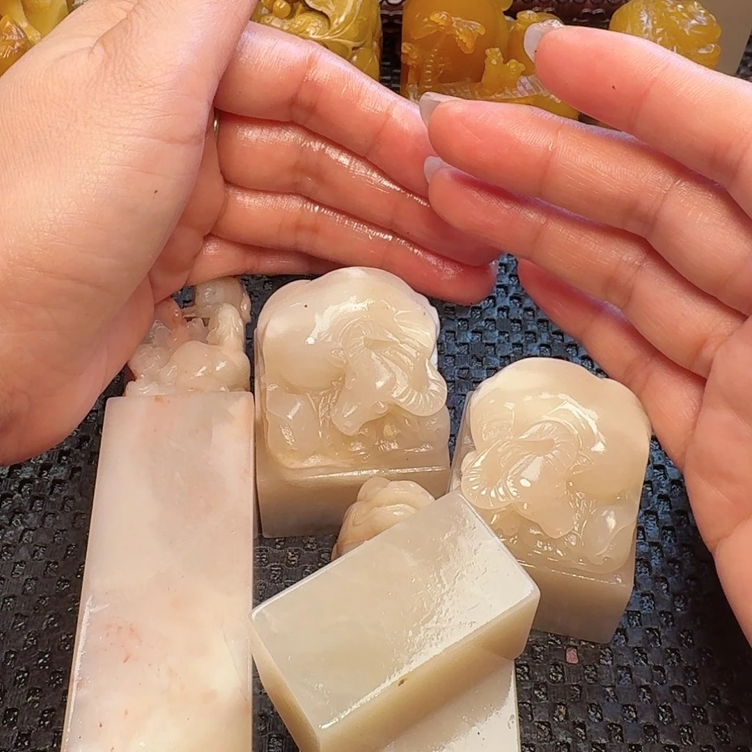 寿山石印石钟*z老挝石