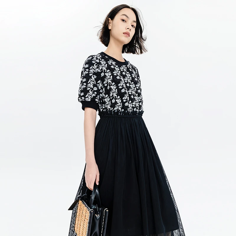 刘刘墨法式收腰连衣裙女显瘦新款秋季黑白肌理花拼接复古裙子