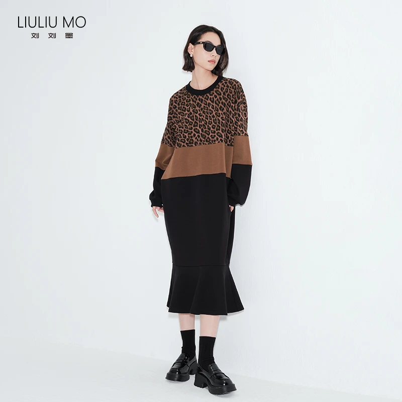 刘刘墨美拉德咖色豹纹撞色显瘦拼接宽松长袖秋季时尚卫衣连衣裙子