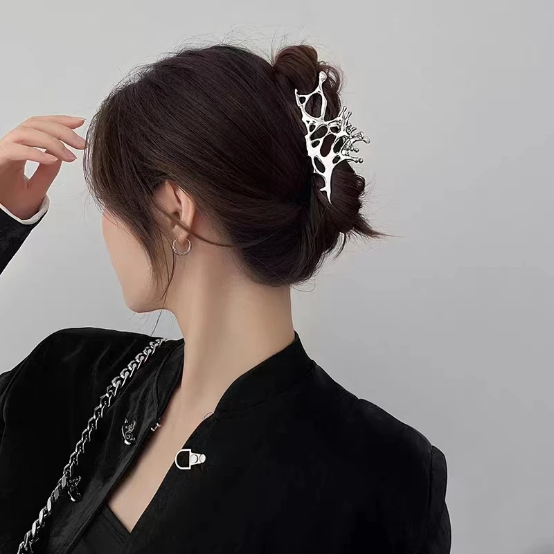 生化蝴蝶抓夹女后脑勺发饰高级质感银熔岩发夹
