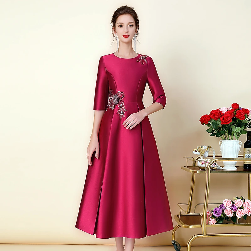 妈妈婚宴礼服新款玫红色显瘦洋气高贵奢华时尚喜婆婆连衣裙秋冬
