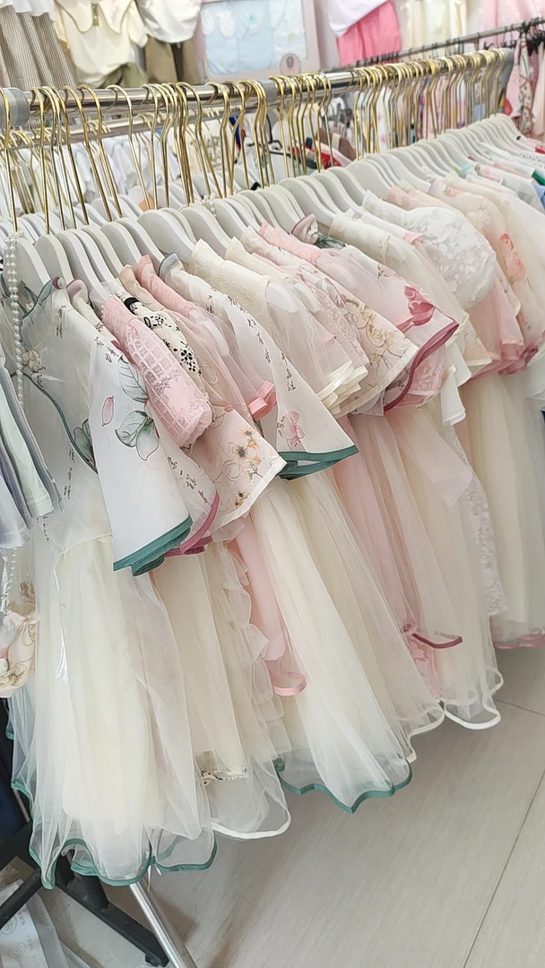 夏季新款男孩女孩短袖孤品清仓