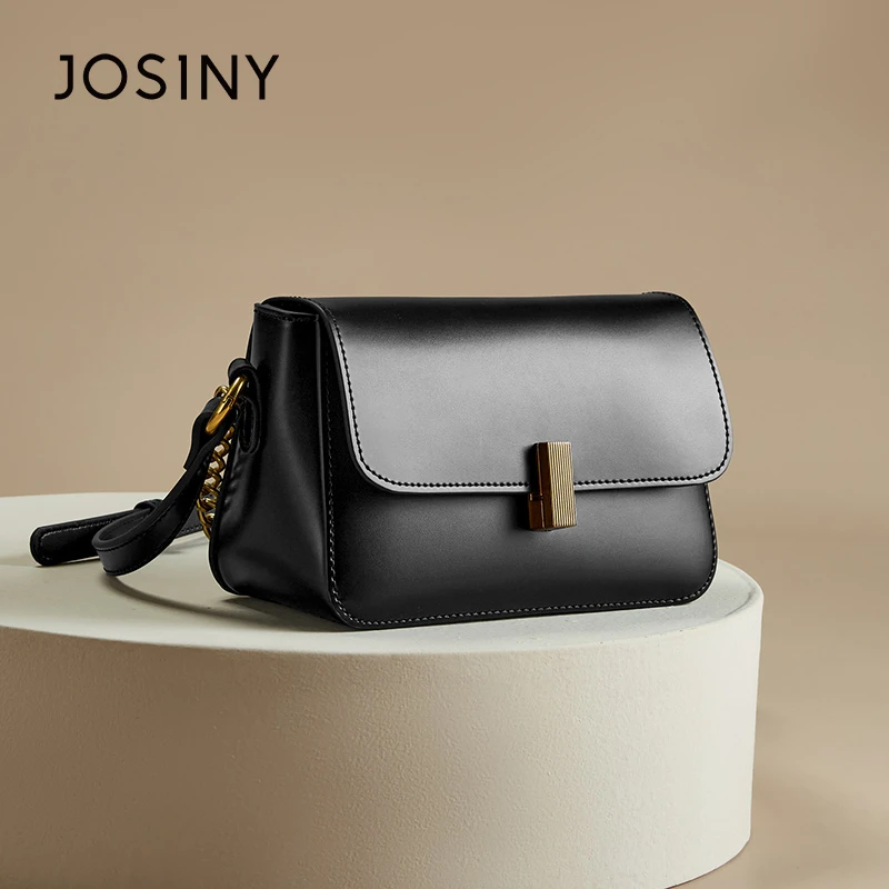 卓诗尼2025新款斜挎包显眼小众水桶通勤夏季包包女毛绒包包爆款方