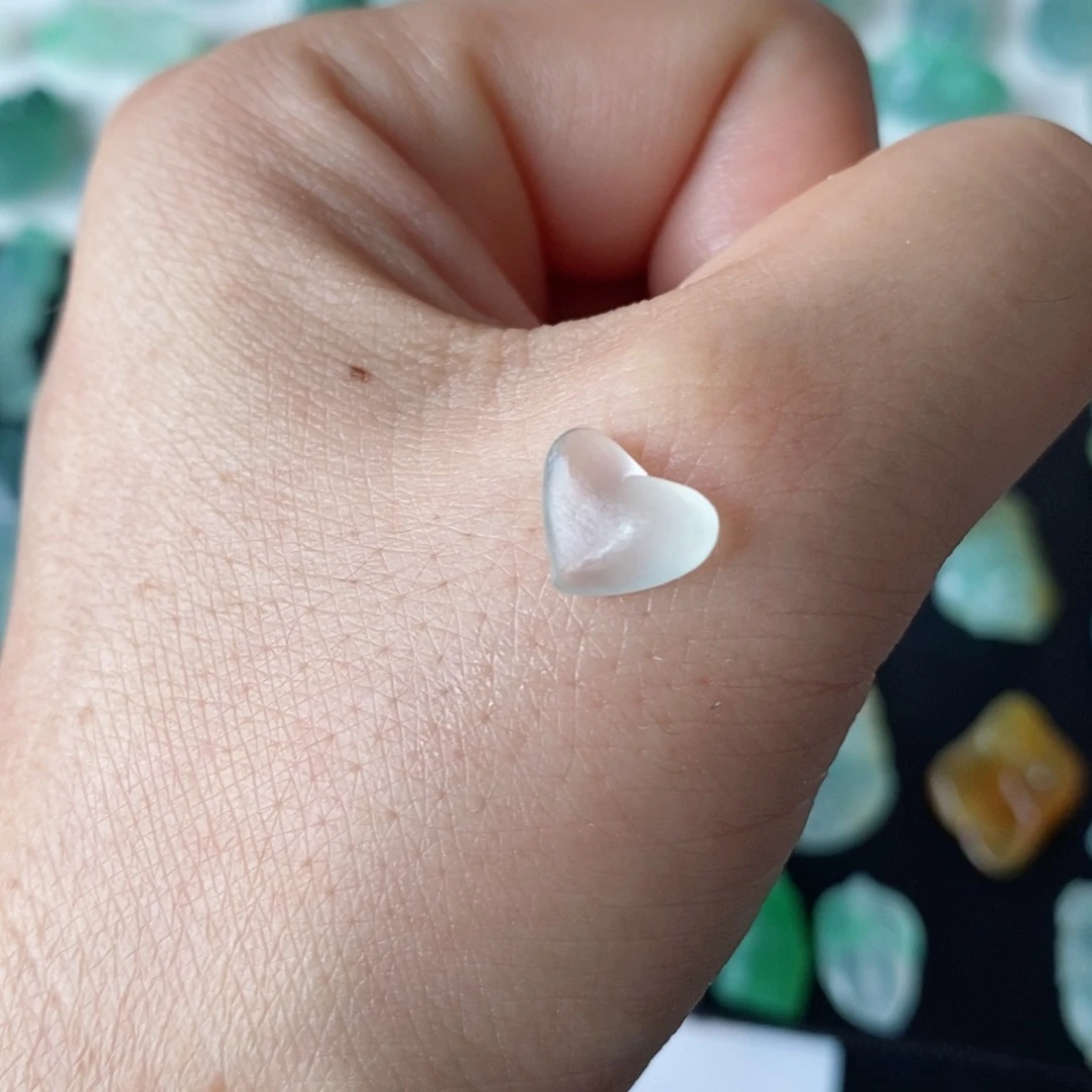 定制翡翠未镶嵌爱心