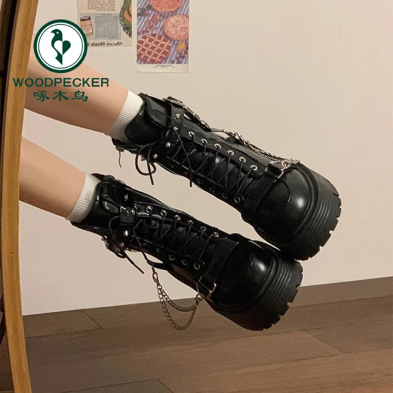 啄木鸟黑色马丁靴女秋春2025新款中筒厚底甜酷英伦辣妹朋克短靴子