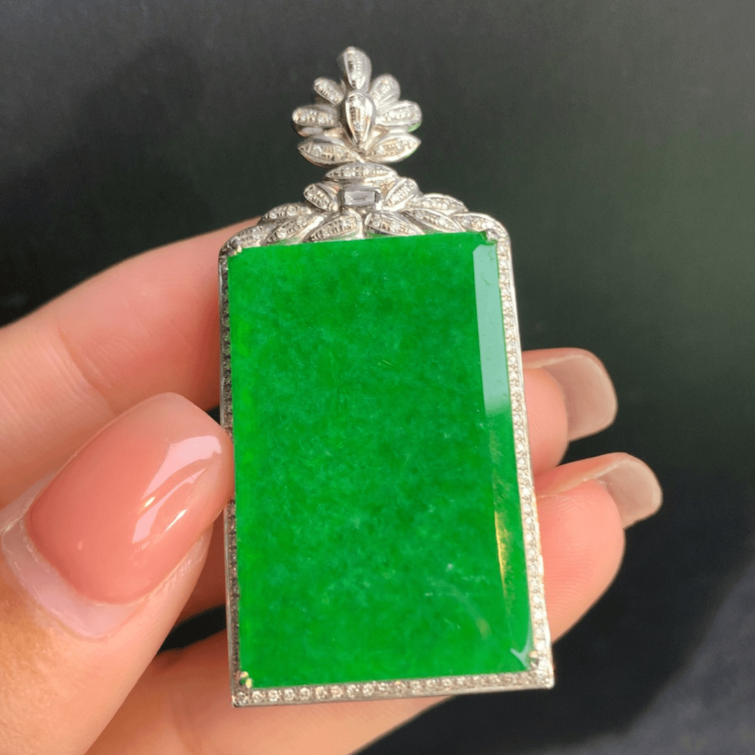 翡翠颈饰18K金镶嵌翡翠