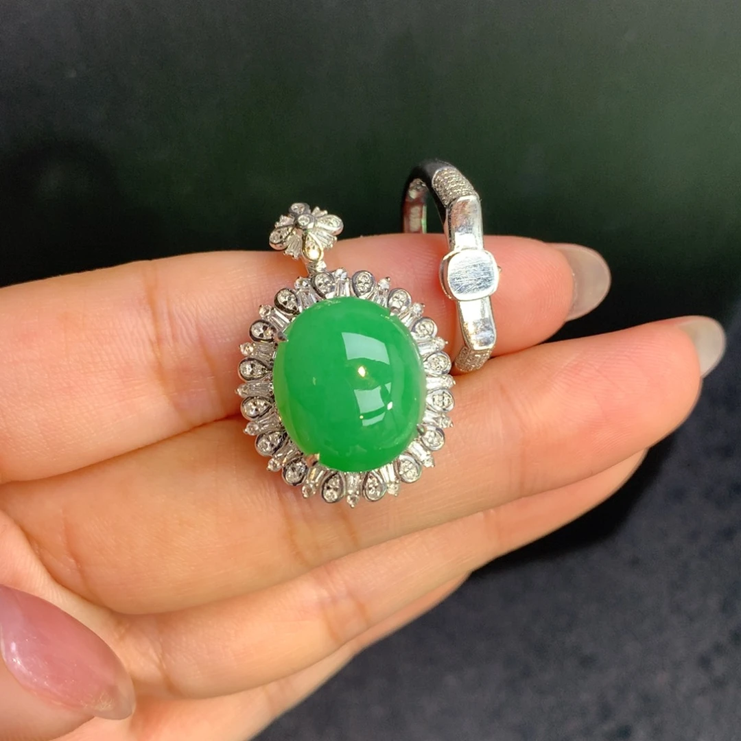 翡翠颈饰18K金镶嵌翡翠