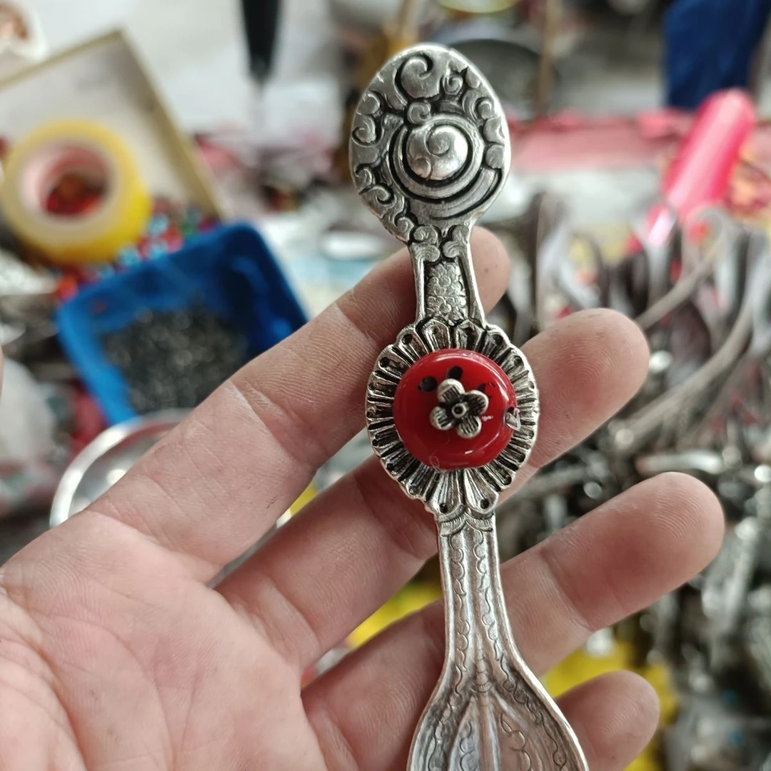 今年新款男士藏族手工精细白铜加银腰间配饰挂件高端大气爆款推荐