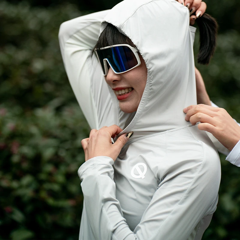 QINKUNG/轻功体育新品防晒长袖T恤女款带帽户外跑步运动连帽