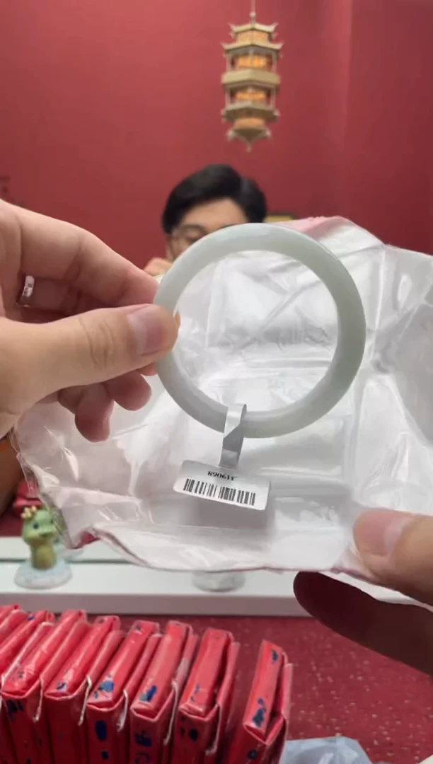 【闪购商品】翡翠手镯未镶嵌6手镯