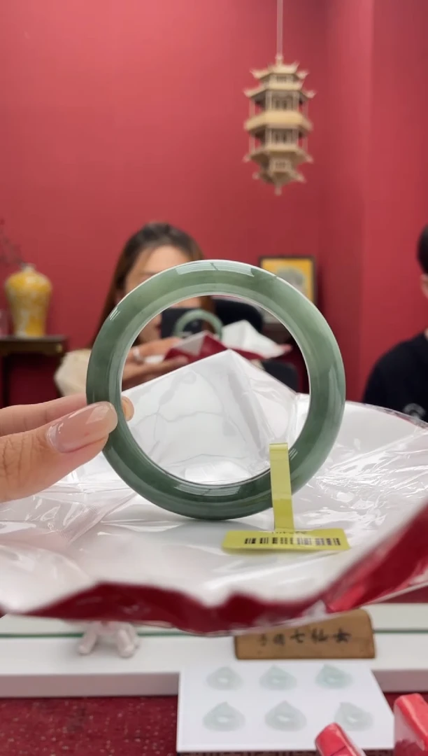 【闪购商品】翡翠手镯（圆镯）未镶嵌2手镯