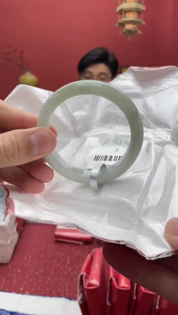 【闪购商品】翡翠手镯未镶嵌13手镯