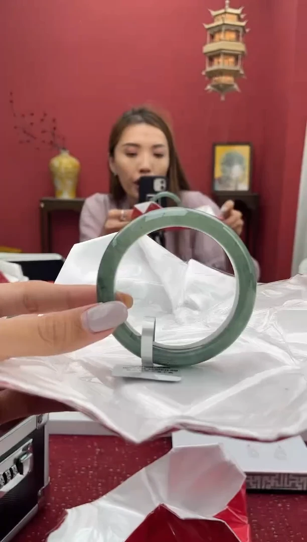 【闪购商品】翡翠手镯未镶嵌19手镯