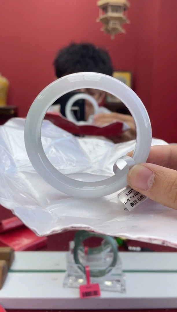 【闪购商品】翡翠手镯未镶嵌16手镯