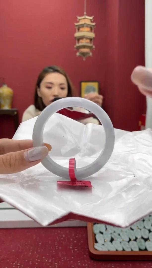 【闪购商品】翡翠手镯未镶嵌33手镯