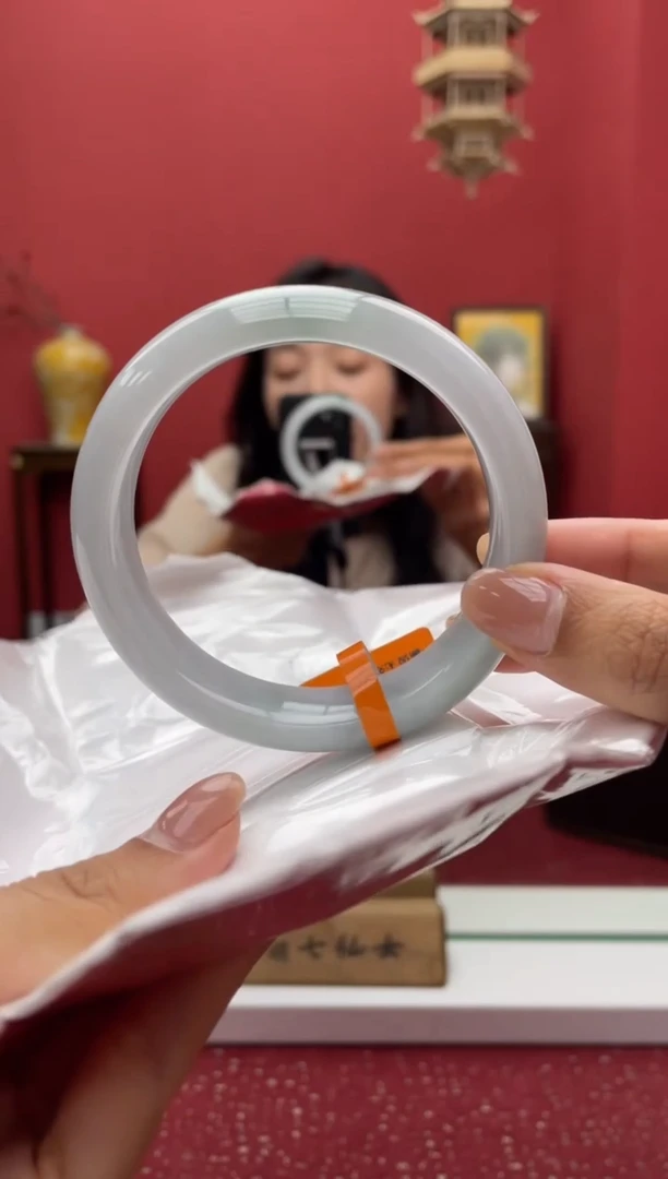 【闪购商品】翡翠手镯未镶嵌8手镯