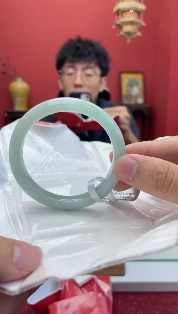 【闪购商品】翡翠手镯（圆镯）未镶嵌12手镯