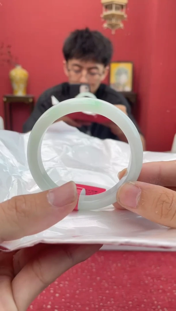 【闪购商品】翡翠手镯未镶嵌19手镯