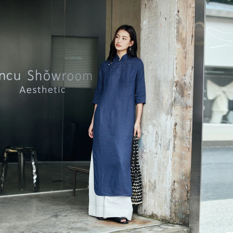 生活在左亚麻旗袍复古绣花新中式国风2024春夏新品连衣裙1941324