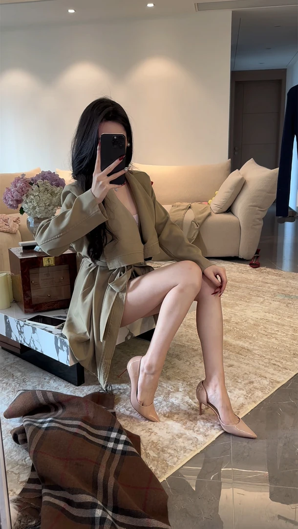 春季新款简约时尚风衣短外套女纯色翻领收腰显瘦上衣