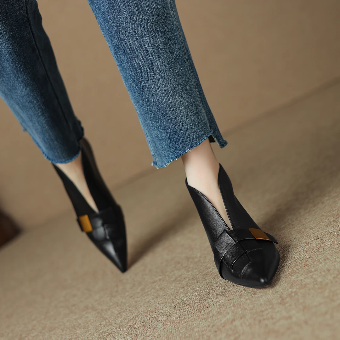 3.5公分细跟尖头真皮女士短靴靴子2023爆款洋气黑色高端高跟皮鞋
