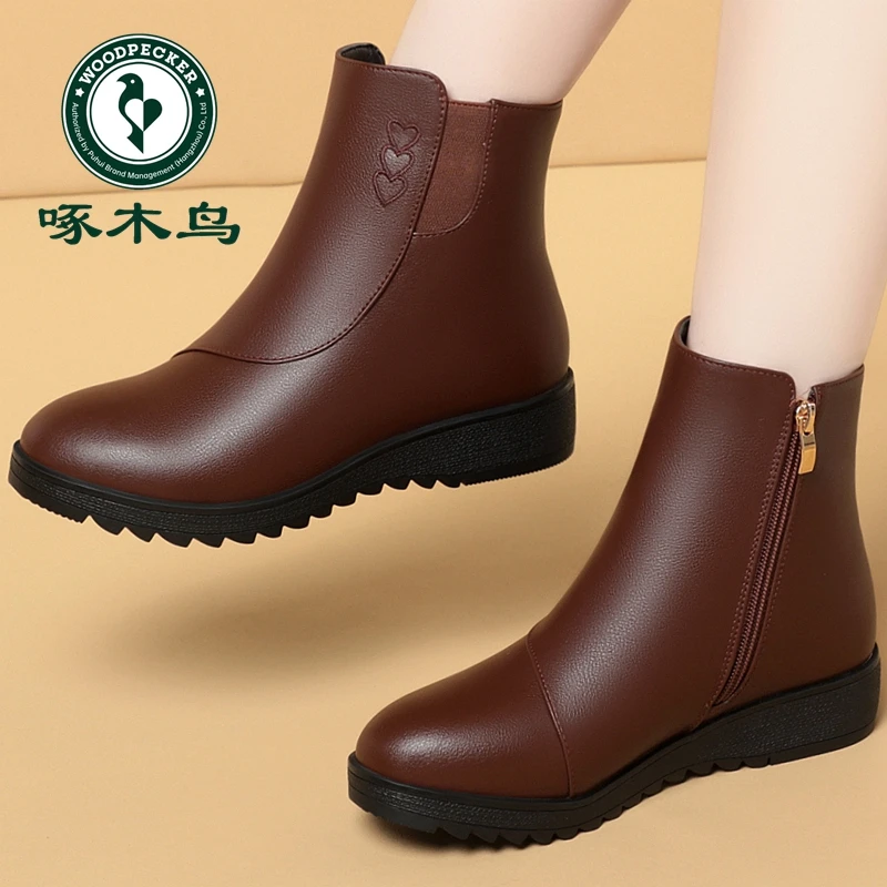 啄木鸟妈妈靴子冬季平跟短靴软皮棉鞋加绒保暖皮鞋棉靴中老年女鞋