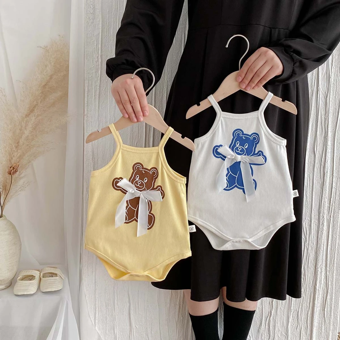 婴儿包屁衣无袖纯棉洋气外穿小熊印花蝴蝶结小吊带爬服新生儿薄款