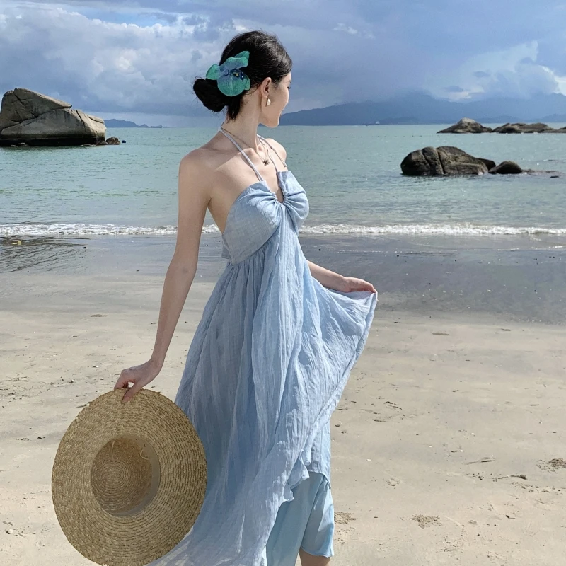 实拍度假风浅蓝格纹吊带连衣裙 小众森系精致仙女唯美露背连衣裙