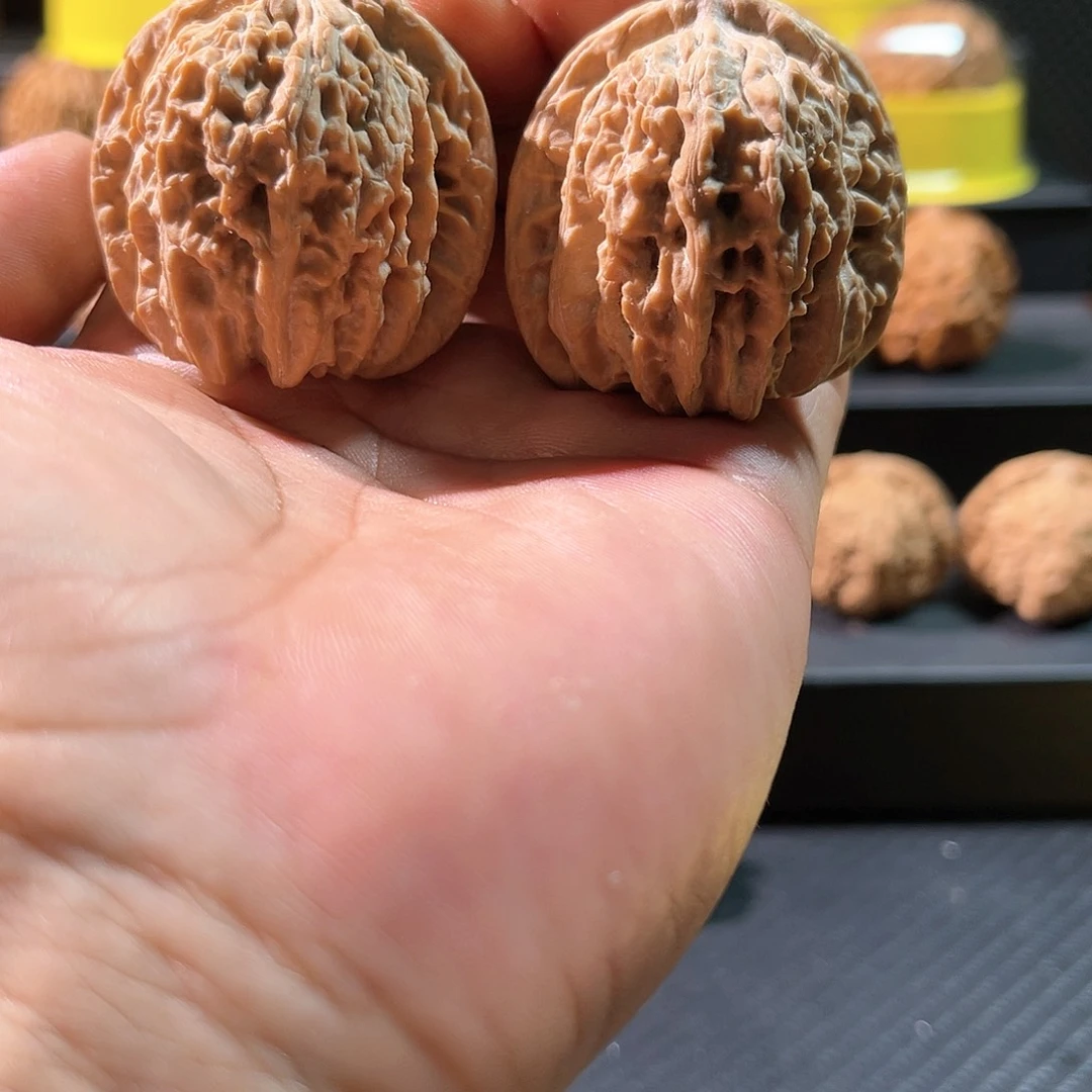 文玩核桃吊坠40盘龙虎头