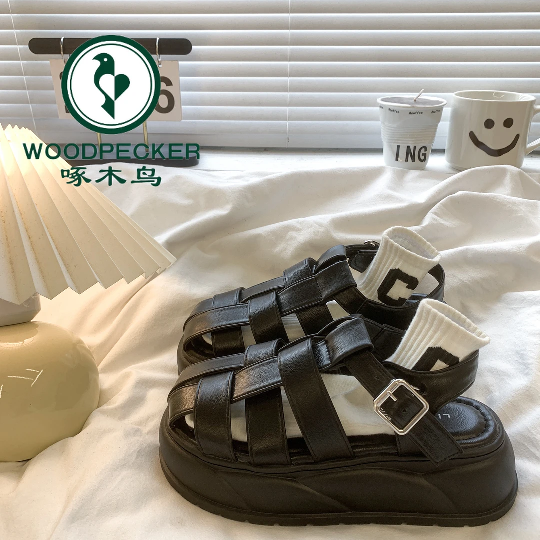 啄木鸟罗马编织包头凉鞋女夏季2024年新款黑色百搭松糕厚底沙滩鞋