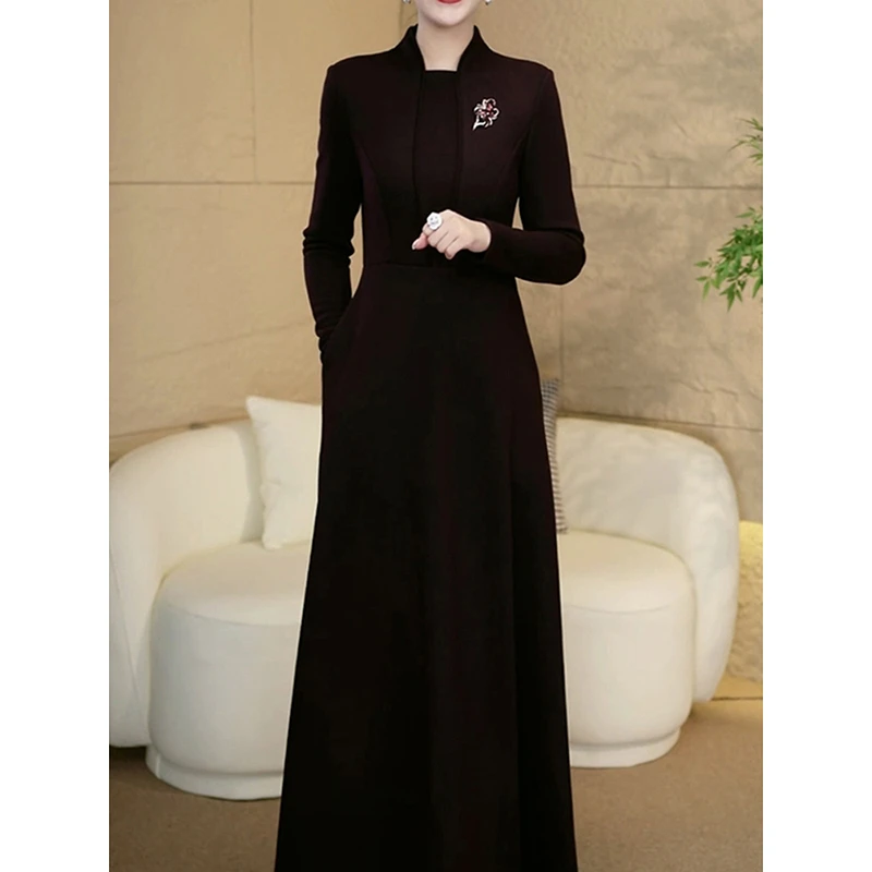 端庄优雅保暖加绒收腰显瘦A字裙2025秋冬新款轻奢高档遮肉连衣裙