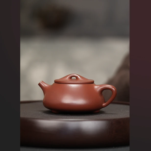 941 原矿紫砂素面景舟石瓢壶